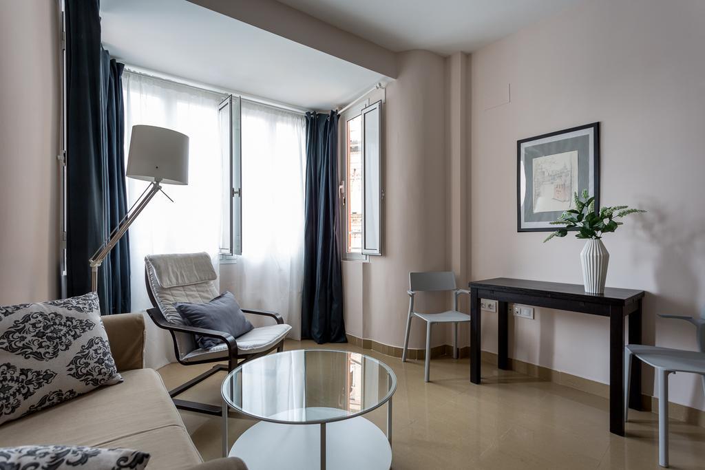 Apartamentos Edificio Constitucion Seville Ngoại thất bức ảnh